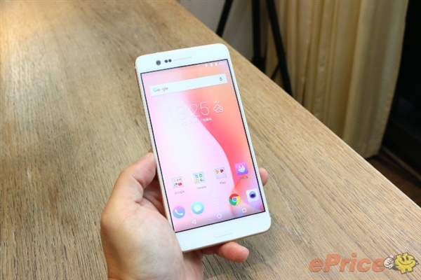 歸中國(guó) 夏普發(fā)布新機(jī)Z3：驍龍652/4G內(nèi)存/3200元-鋒巢網(wǎng)