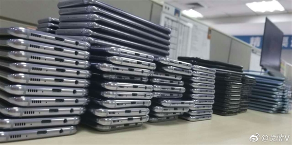 三星工程師爆料:國行Galaxy S8已經(jīng)準(zhǔn)備就緒坐等開賣-鋒巢網(wǎng)