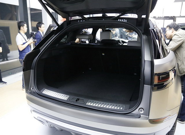 自改自家弊端,家族新成員 路虎攬勝星脈預(yù)計8月上市-鋒巢網(wǎng)