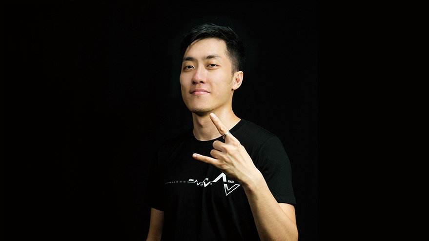 過氣網(wǎng)紅王自如反思：這個時代沒有聰明人，只有年輕人-鋒巢網(wǎng)