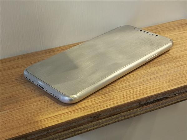 果粉可以放心了:iPhone8絕非后置指紋識(shí)別-鋒巢網(wǎng)