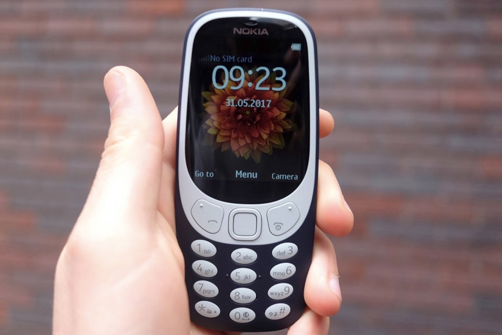 老外高樓測試2017新版 Nokia 3310 ：耐用度不錯-鋒巢網(wǎng)