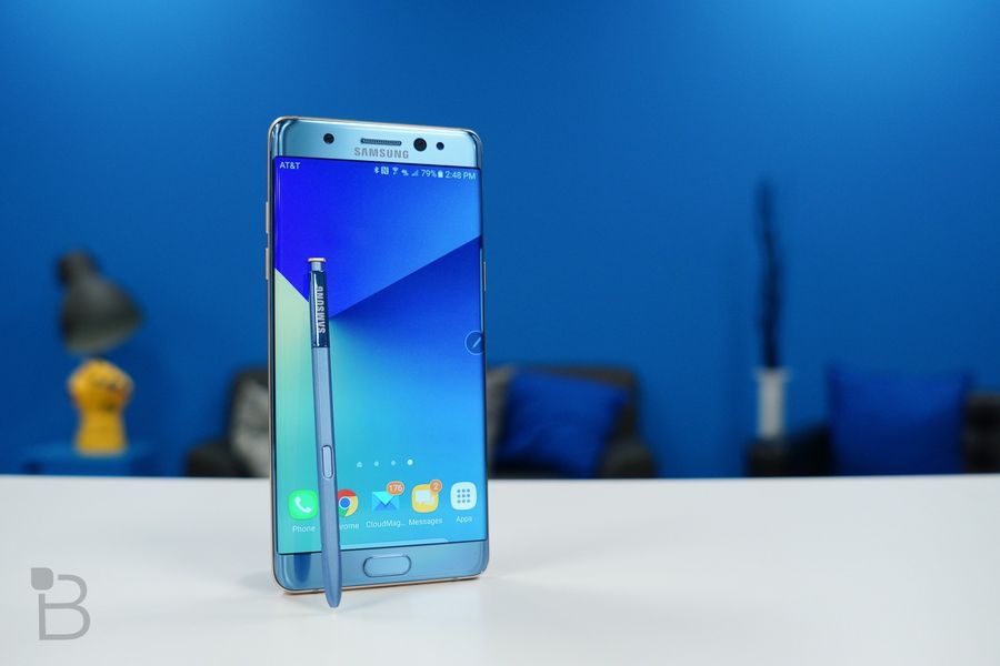 延續(xù)經(jīng)典 三星將在美國推出藍色版Galaxy S8/S8+-鋒巢網(wǎng)