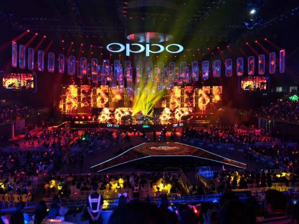 OPPO R11正式發(fā)布 眾多娛樂圈明星助陣售價(jià)2999元-鋒巢網(wǎng)