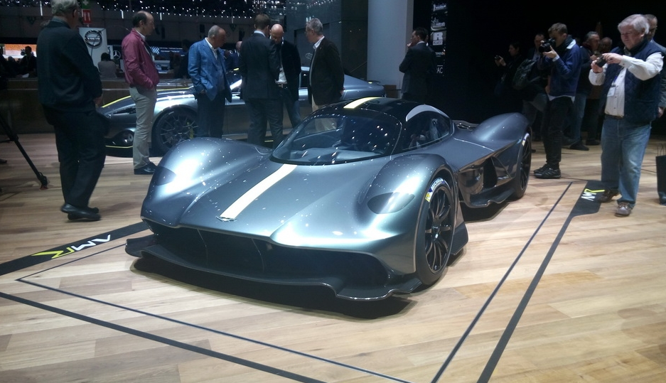 先交錢后提貨：阿斯頓·馬丁超級跑車Valkyrie已售罄，于2019年交貨-鋒巢網(wǎng)