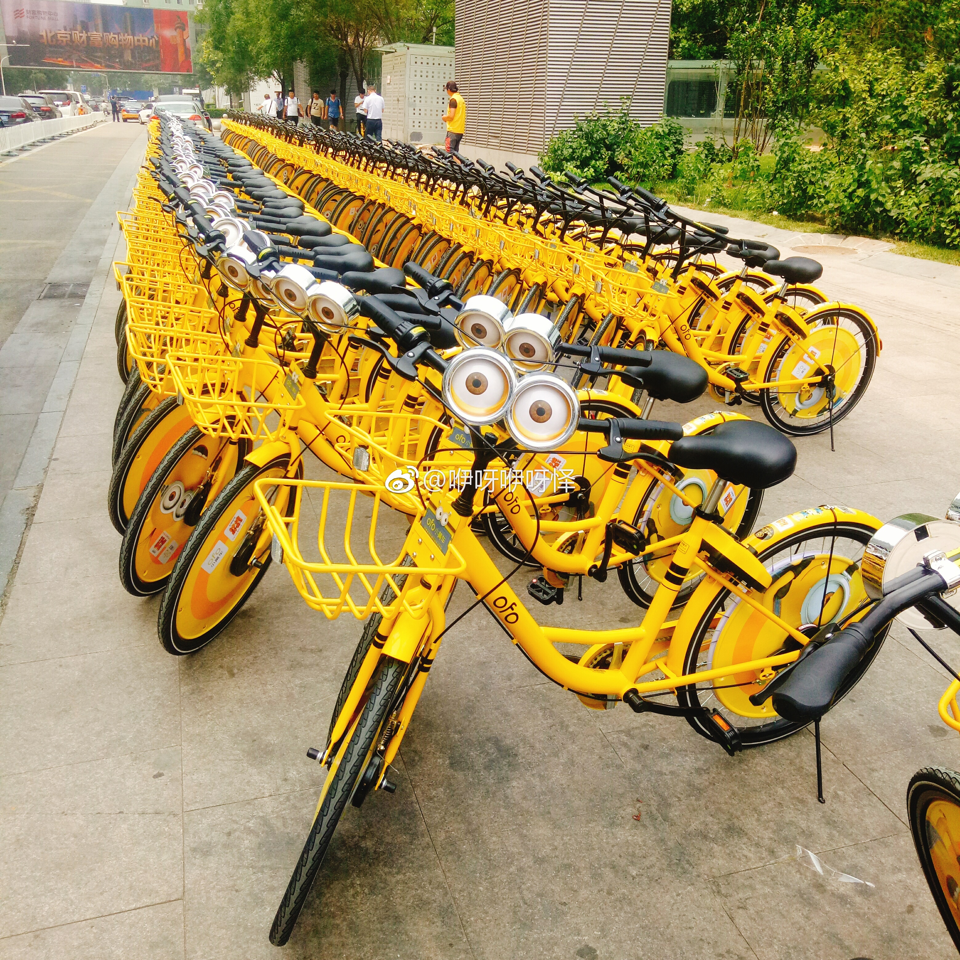 ofo與小黃人配對基因：跨界黃色共享單車-鋒巢網(wǎng)