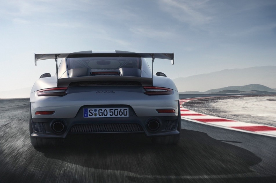 限量1000臺(tái)的超跑新作：保時(shí)捷2018全新911 GT2 RS登陸-鋒巢網(wǎng)