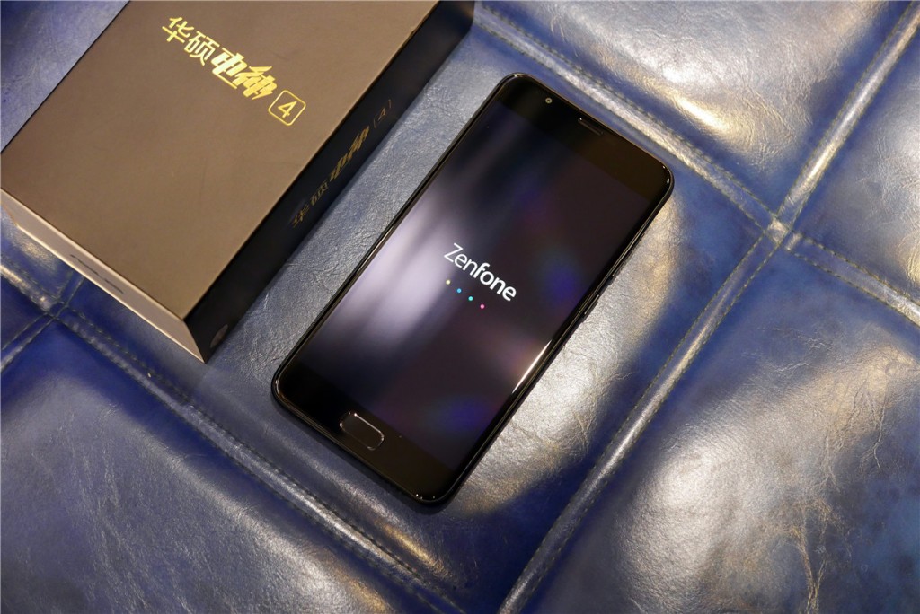 5000mAh大容量電池+雙鏡頭設計 華碩電神4評測-鋒巢網(wǎng)