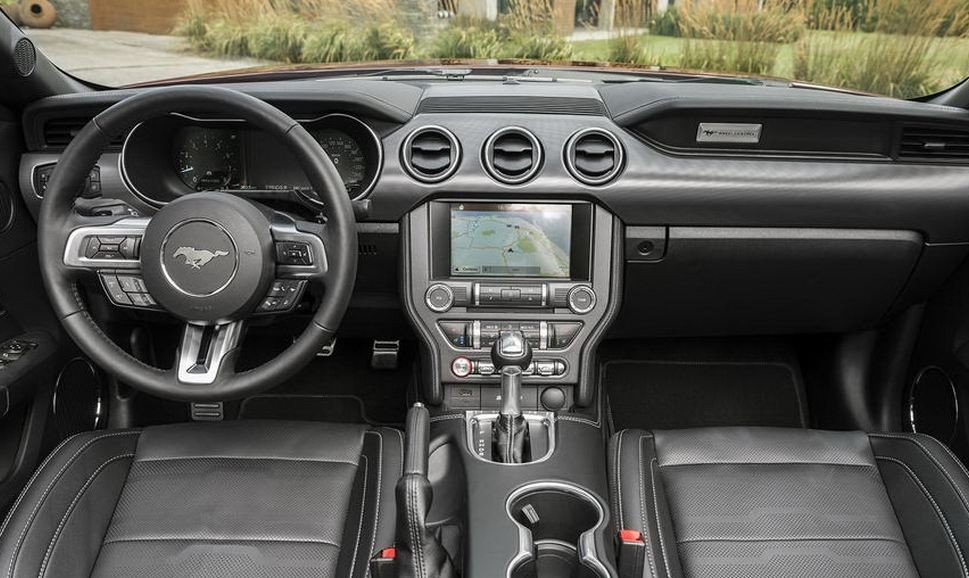 沉默已久后的爆發(fā)：福特敞篷野馬強勢回歸！按捺不住的想野之心！-鋒巢網(wǎng)