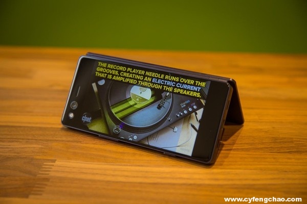 魅族的“智窗”失敗了，中興的折疊屏幕能成功嗎？-鋒巢網(wǎng)