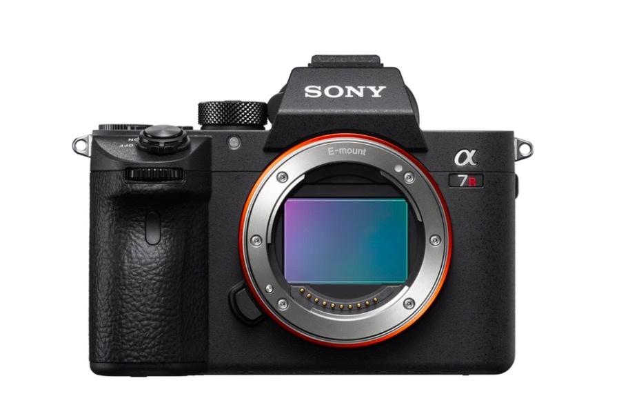 升級(jí)電池索尼發(fā)布新一代全畫幅相機(jī) A7R III-鋒巢網(wǎng)
