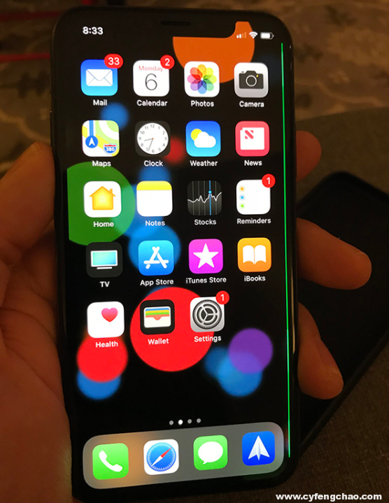 iPhone X屏幕頻頻爆出問題-鋒巢網(wǎng)