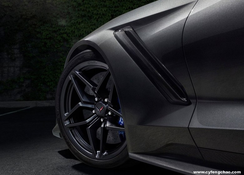 全新雪佛蘭科爾維特ZR1：睜開你的眼，我并不普通！-鋒巢網(wǎng)