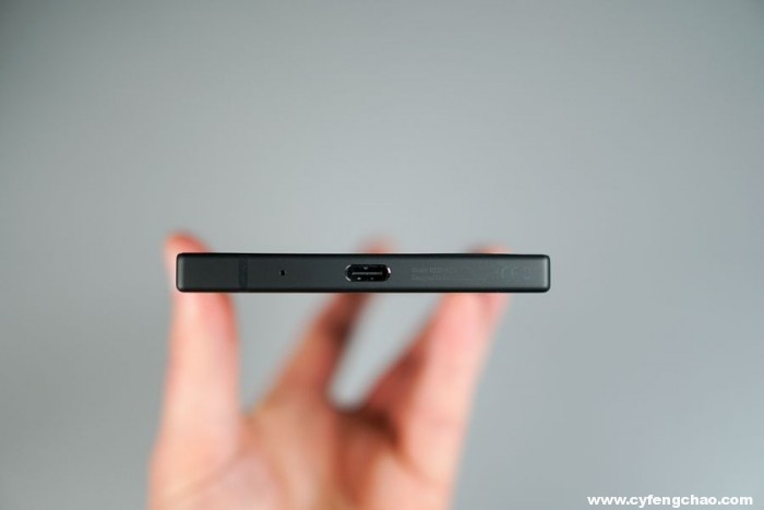 雷蛇Razer Phone明天上市 120Hz刷新率屏幕能否成為殺手锏？-鋒巢網(wǎng)