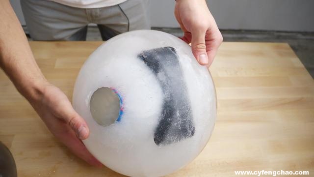 成冰塊的iPhoneX高空拋下 用吹風(fēng)筒救活了-鋒巢網(wǎng)