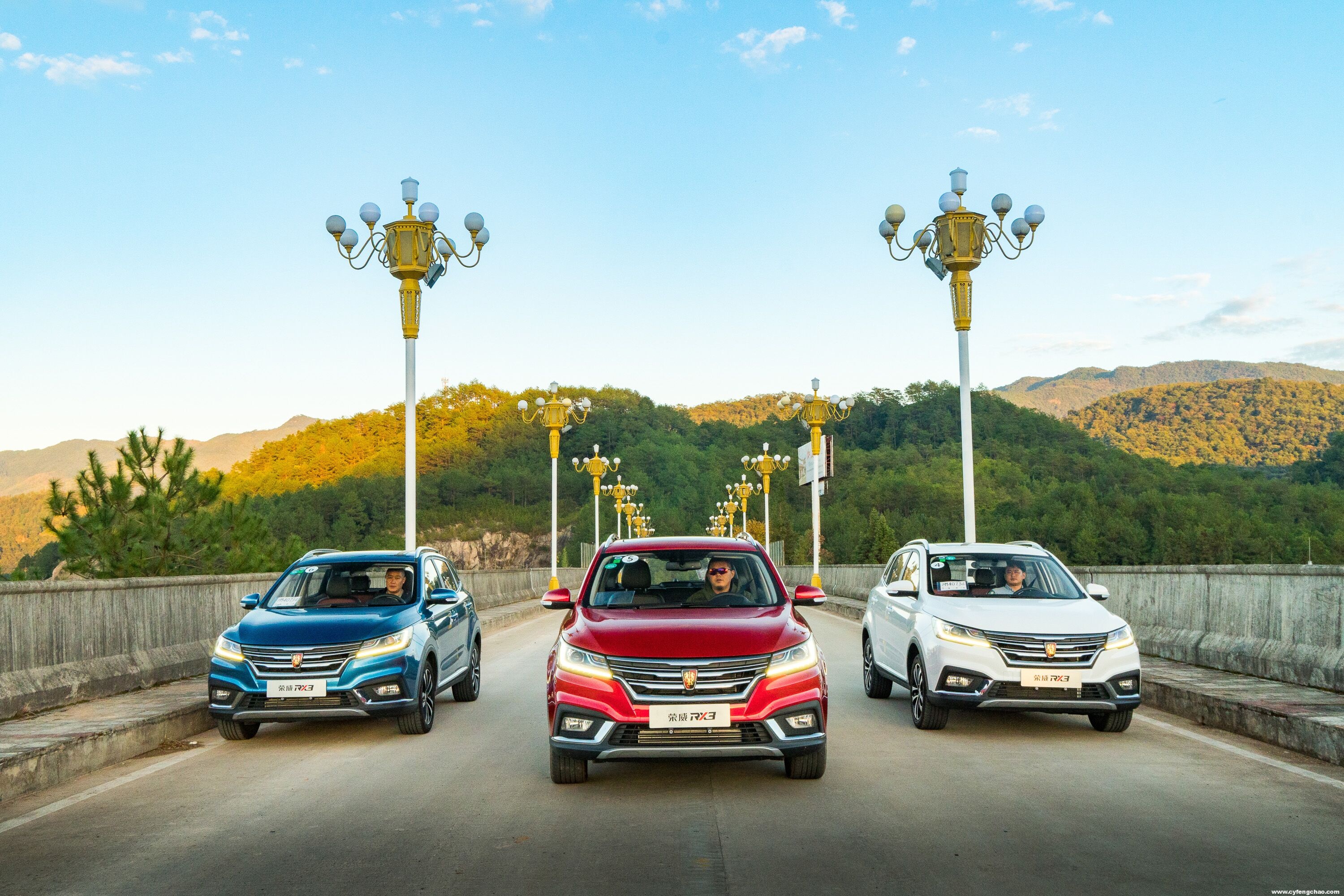 上汽榮威RX3：斗志昂揚(yáng)的斜杠青年！-鋒巢網(wǎng)