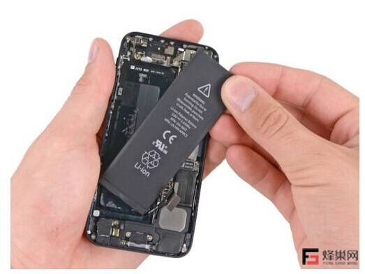 老款iPhone被變慢有了實(shí)錘？蘋果承認(rèn)對(duì)iPhone6/7/SE降頻-鋒巢網(wǎng)