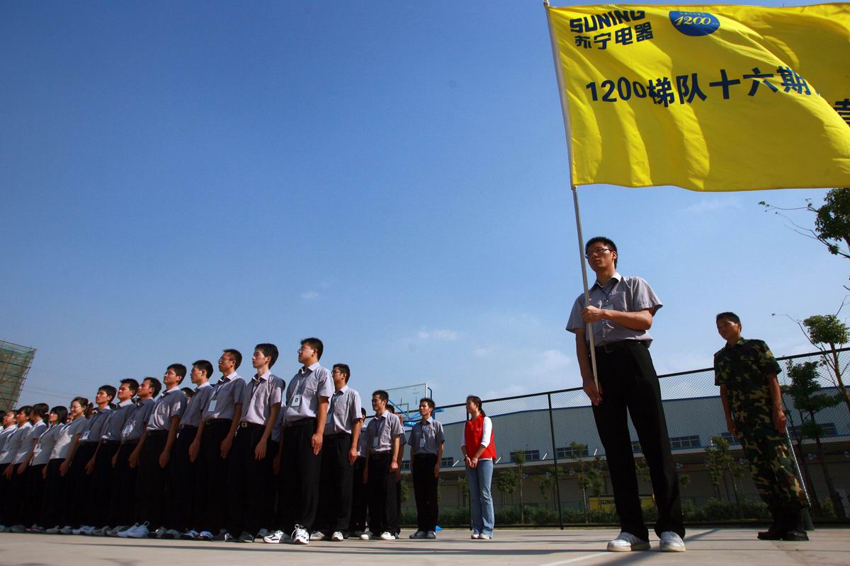 iPhone成就了兩個男人，一個是喬布斯，一個是郝布斯！-鋒巢網