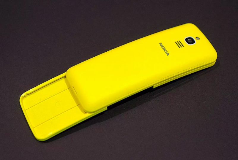 Nokia 重新復刻《The Matrix》中的經(jīng)典下滑蓋手機 8110-鋒巢網(wǎng)