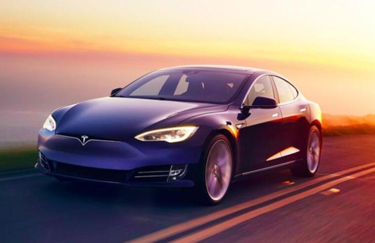 特斯拉承認車輛致死事故時處于自動駕駛狀態(tài)-鋒巢網(wǎng)