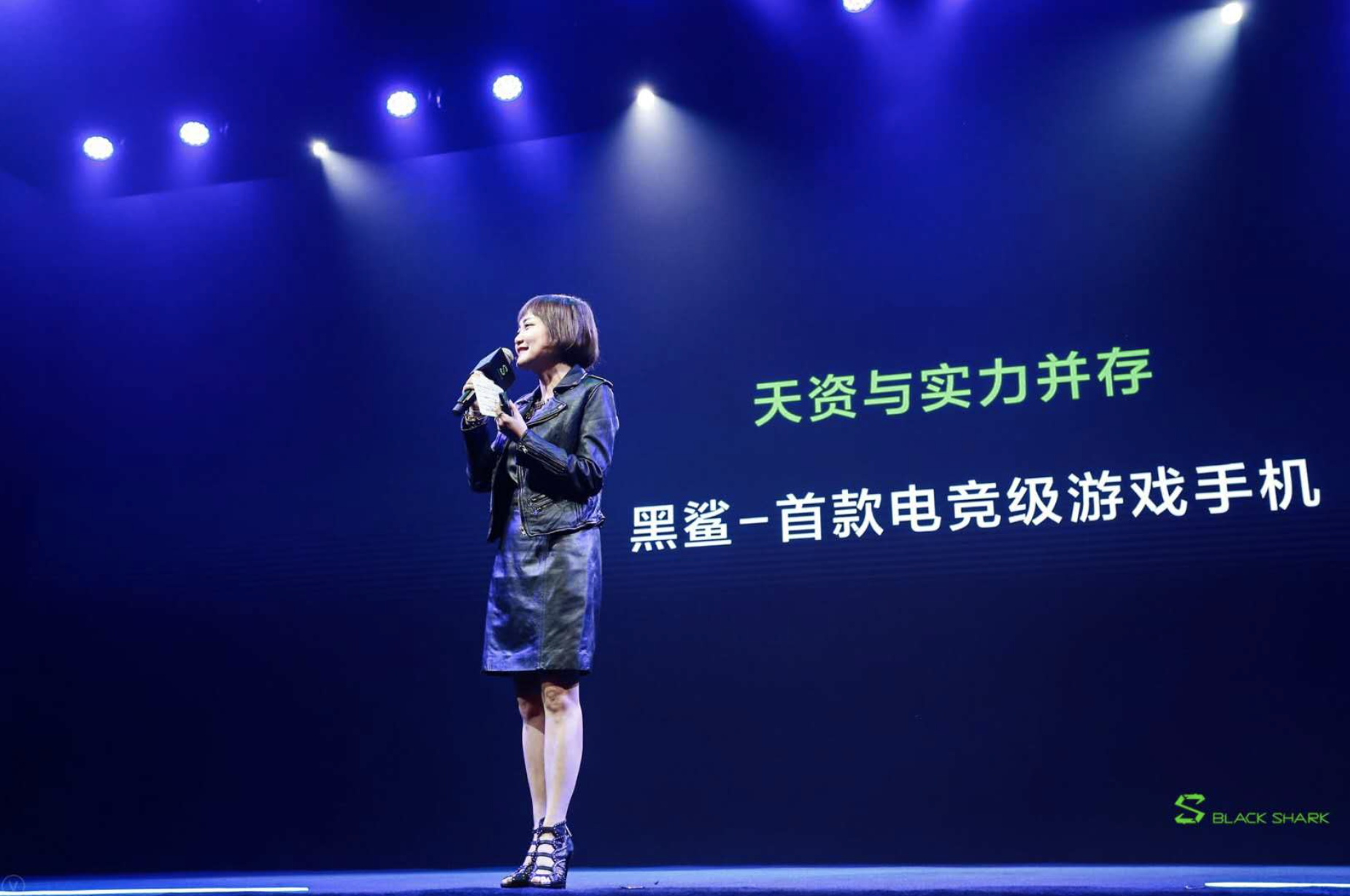 劍走偏鋒，“性能怪獸”黑鯊手機(jī)正式發(fā)布-鋒巢網(wǎng)