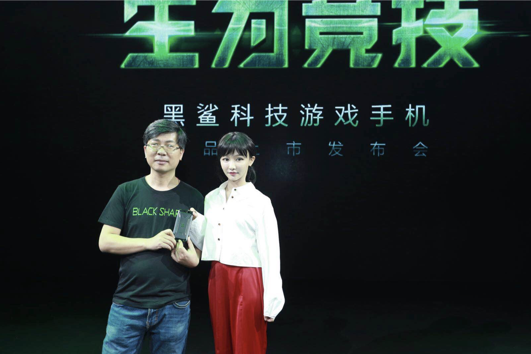 劍走偏鋒，“性能怪獸”黑鯊手機(jī)正式發(fā)布-鋒巢網(wǎng)