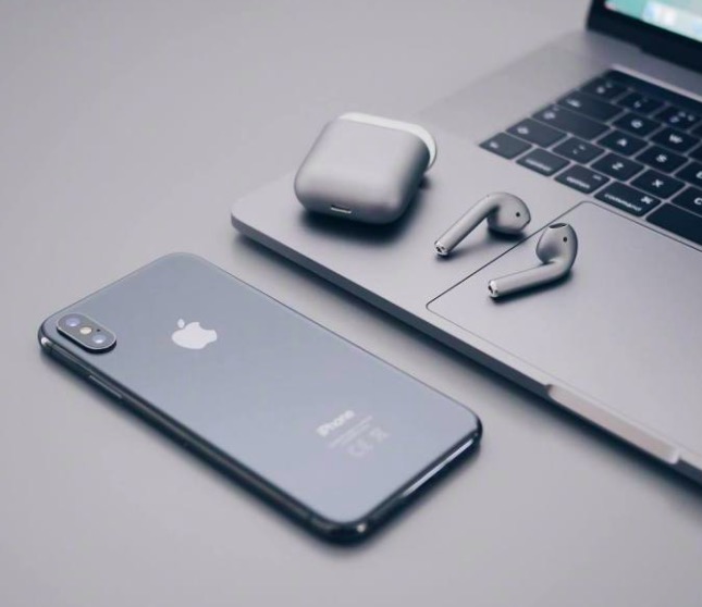 太空灰定制版AirPods ，帶來獨(dú)特視覺享受-鋒巢網(wǎng)