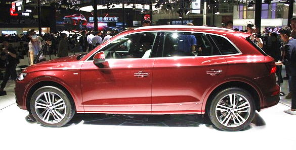 全新奧迪Q5L車展亮相，七月開售：演繹經(jīng)典的延續(xù)-鋒巢網(wǎng)