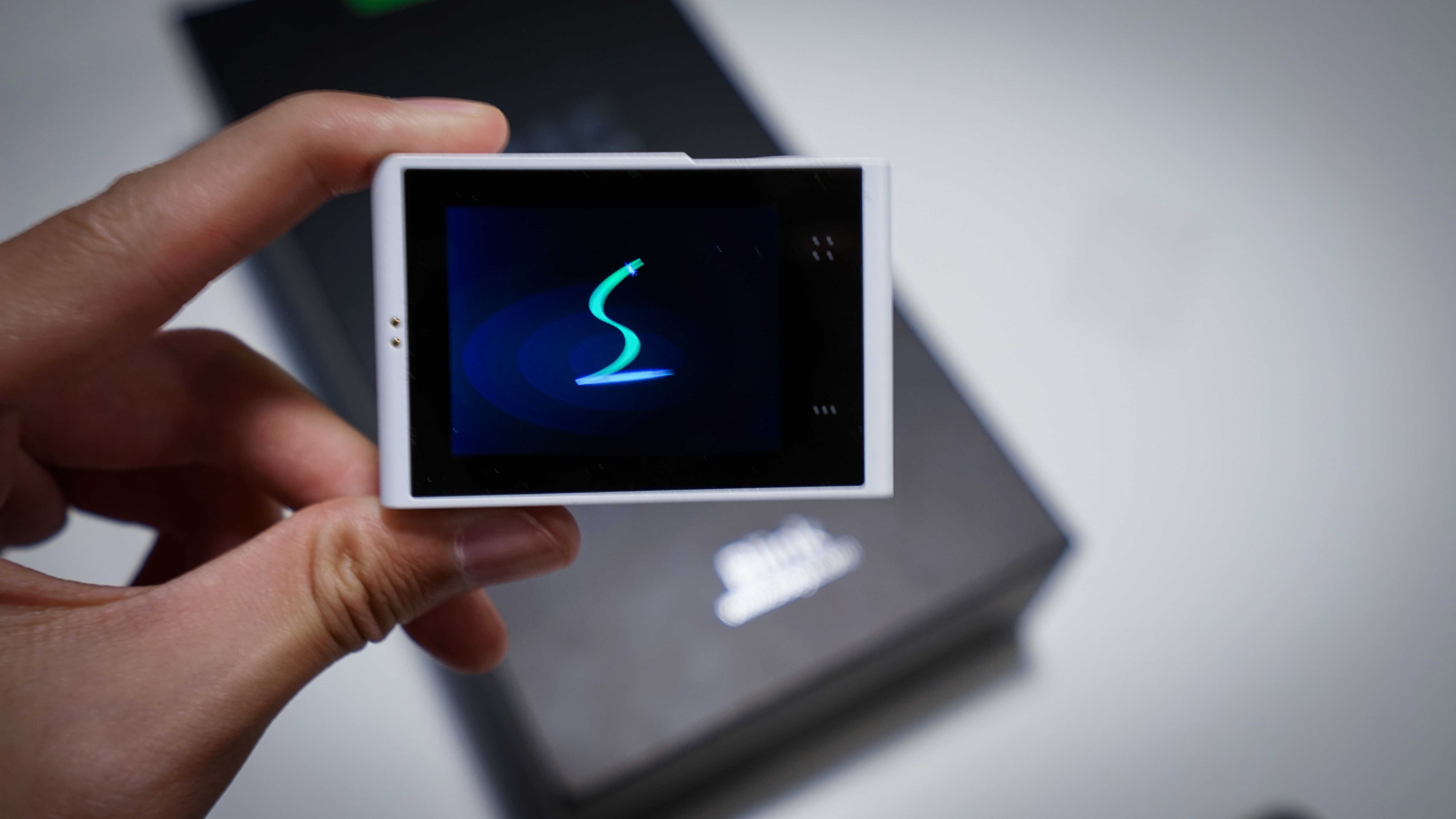 直播從未如此有趣，喜愛(ài)運(yùn)動(dòng)相機(jī)Sioeye Blink評(píng)測(cè)-鋒巢網(wǎng)