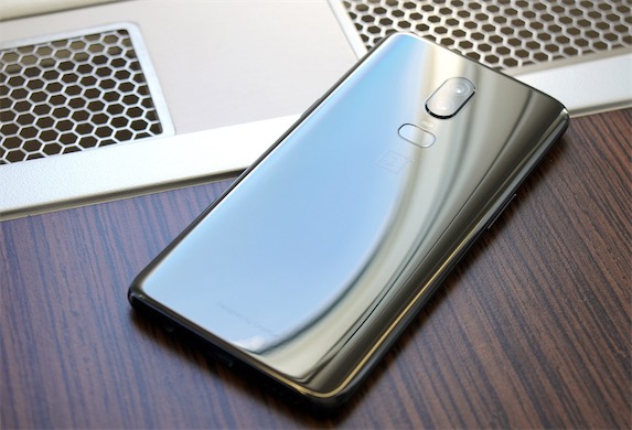 一加6上手:外觀靚性能強(qiáng)價(jià)格高-鋒巢網(wǎng)