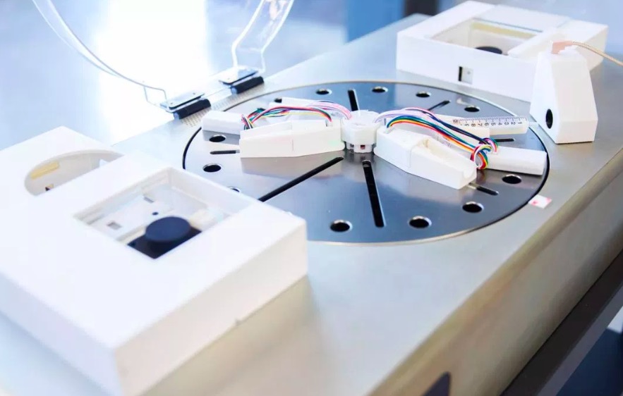 PUMA攜MIT實驗室 研發(fā)微生物運動套裝-鋒巢網(wǎng)