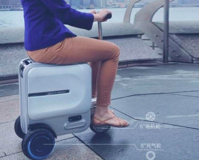 拉風(fēng)又科技，行李箱秒變坐騎-鋒巢網(wǎng)