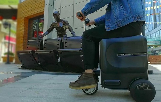 拉風(fēng)又科技，行李箱秒變坐騎-鋒巢網(wǎng)