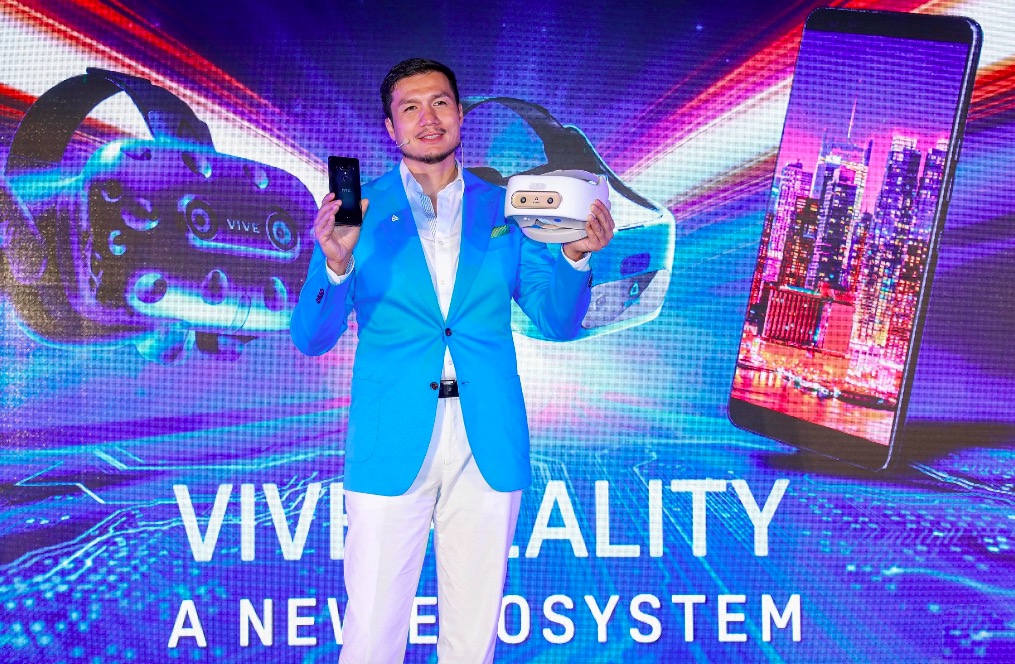 HTC召開(kāi)VEC2018新生態(tài)大會(huì) 展示手機(jī)與VR創(chuàng)新聯(lián)動(dòng)-鋒巢網(wǎng)