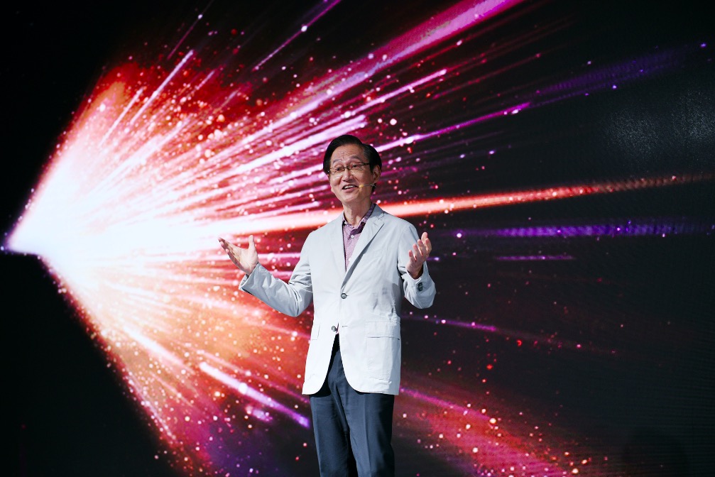 驚艷COMPUTEX2018 蓋爾·加朵為華碩全新靈耀輕薄本-鋒巢網(wǎng)