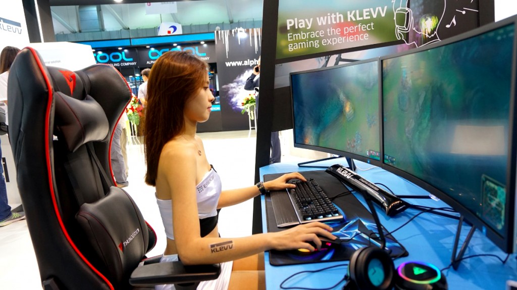 鋒巢網(wǎng)圖文直播| 帶你橫掃2018臺(tái)北電腦展-鋒巢網(wǎng)