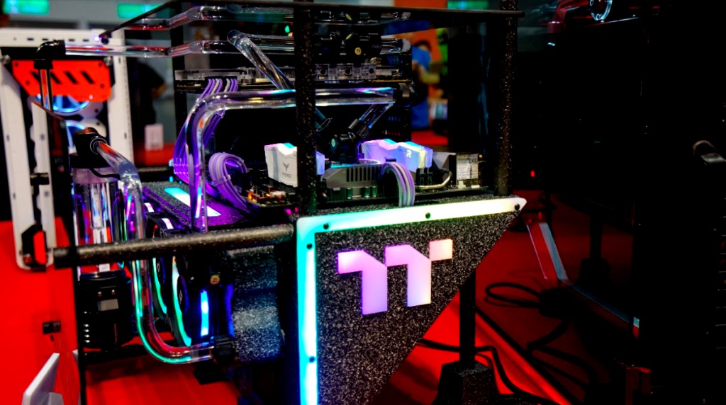 鋒巢網(wǎng)圖文直播| 帶你橫掃2018臺(tái)北電腦展-鋒巢網(wǎng)