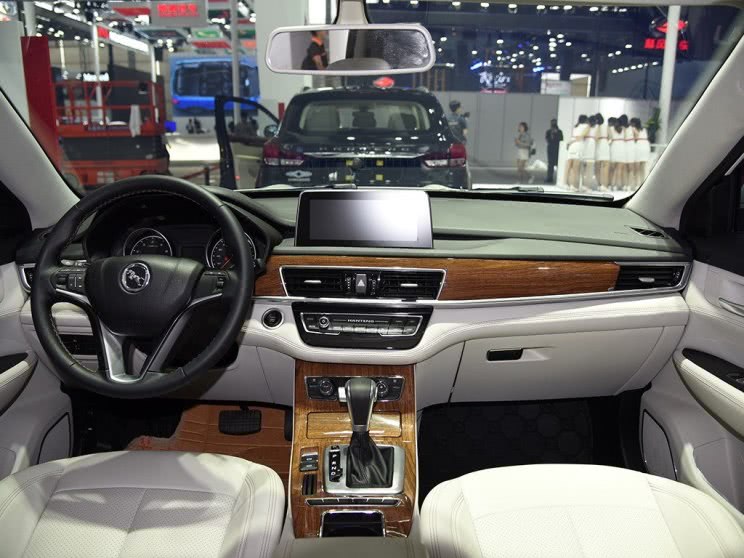 最任性國產(chǎn)車，壞了只換不修，配法拉利車標，僅售7萬，H6涼了-鋒巢網(wǎng)