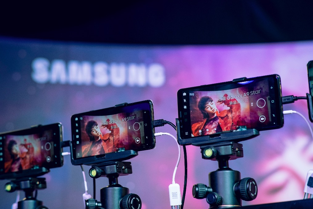 2400萬(wàn)AI純粹美拍，三星做出了一款年輕人都愛(ài)的智能手機(jī)-鋒巢網(wǎng)