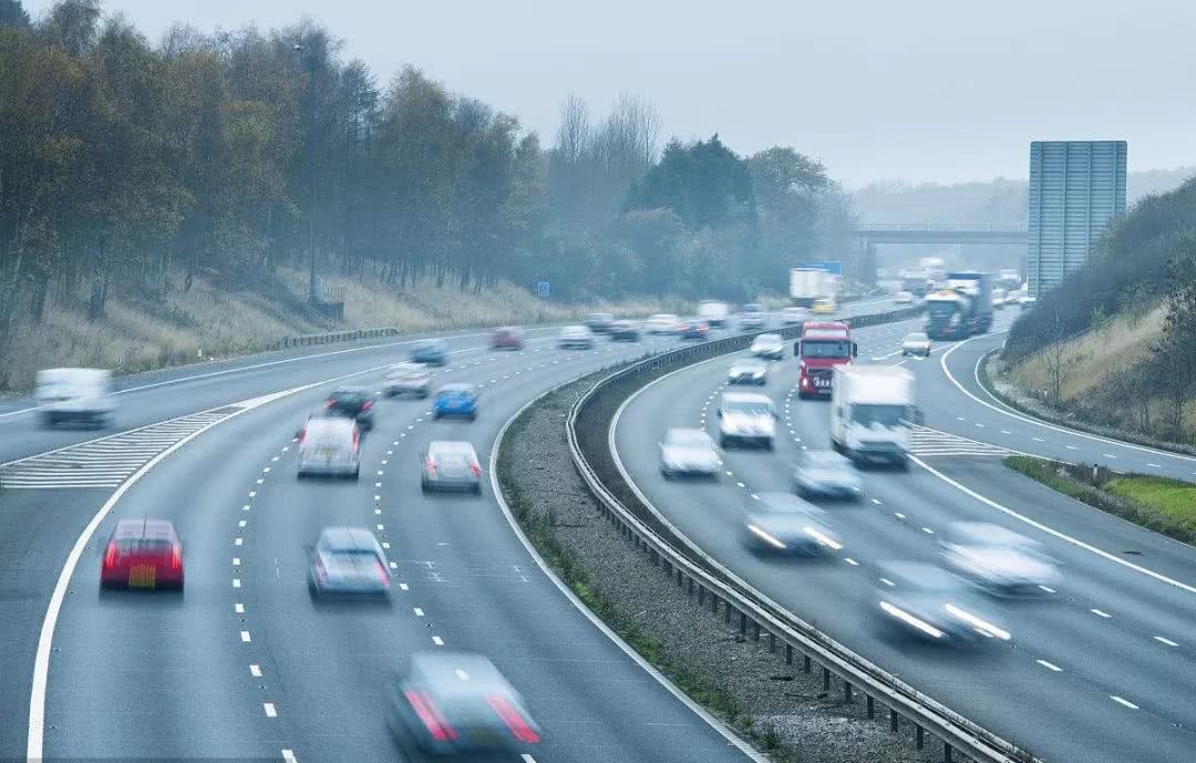 如果做不到這五點(diǎn)，新手上高速就是馬路殺手！-鋒巢網(wǎng)
