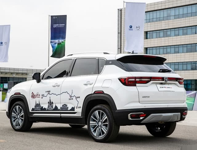 國產(chǎn)版小途昂亮相街頭，帥的一塌糊涂，僅售6萬，寶駿510涼了-鋒巢網(wǎng)