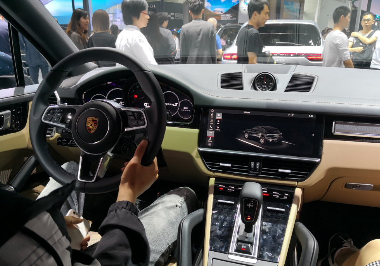 保時捷“卡宴S運動版”讓你知道什么叫驚艷到爆炸-鋒巢網