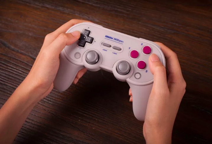 E3新推出8Bitdo微型新藍(lán)牙手柄 可以當(dāng)鑰匙墜-鋒巢網(wǎng)