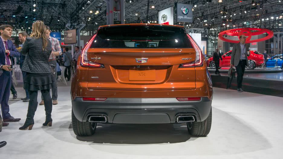凱迪拉克XT4炫酷來襲，超長軸距配9AT-鋒巢網(wǎng)