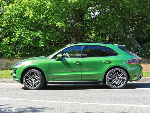 巴黎車展亮相 保時捷新款小號卡宴Macan-鋒巢網(wǎng)