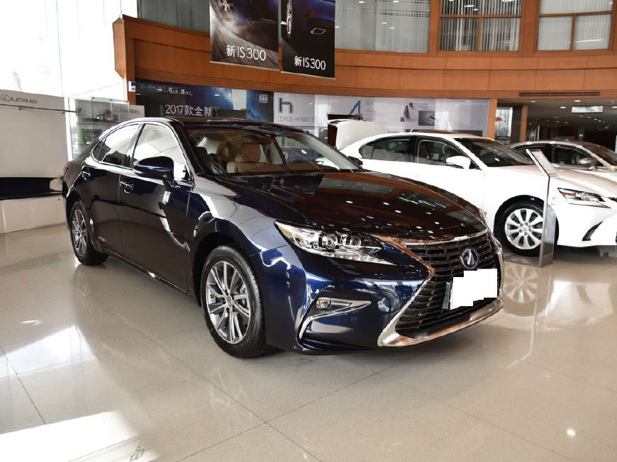 新版雷克薩斯ES亮相  寶馬5系涼涼-鋒巢網(wǎng)