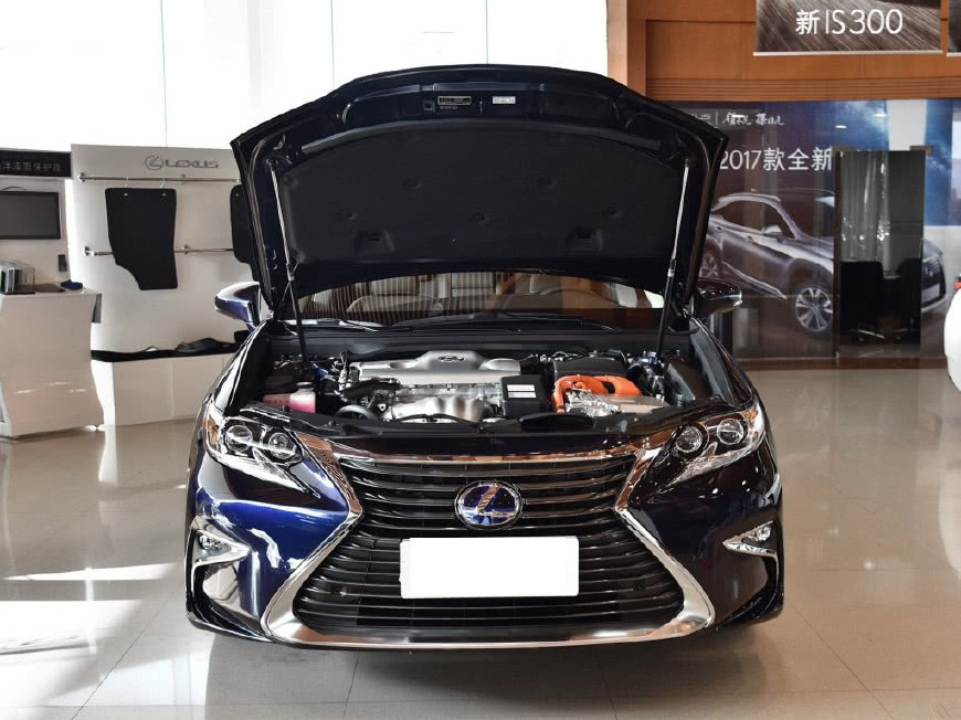 新版雷克薩斯ES亮相  寶馬5系涼涼-鋒巢網(wǎng)