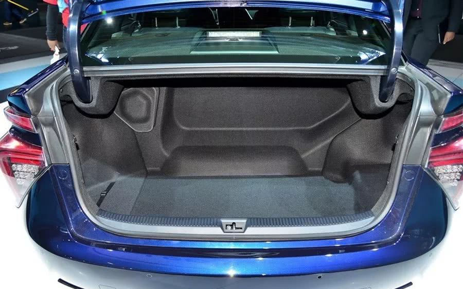 豐田的Mirai不燒一滴油不耗一度電？-鋒巢網(wǎng)