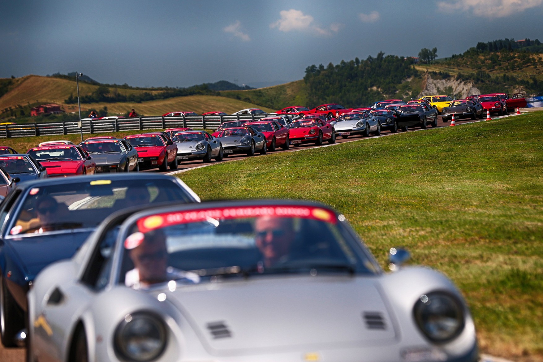 慶祝 Dino 亮相 50 周年，場(chǎng)面極為震撼！-鋒巢網(wǎng)