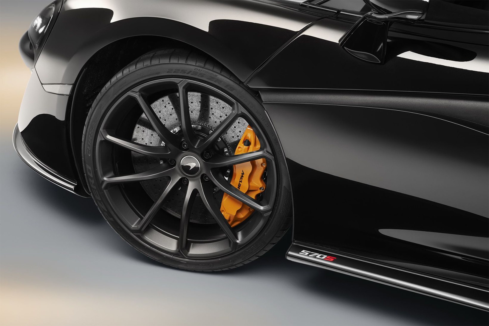 McLaren「Design Editions」亮面「瑪瑙黑」驚艷酷炫！-鋒巢網(wǎng)